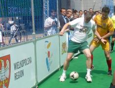 Dr. Milan Zver med nogometno tekmo Dr. Milan Zver med nogometno tekmo