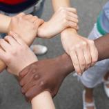 Slovenski poslanci ELS ostro obsodili rasističen nastop poslanskega kolega v EP Slovenski poslanci ELS ostro obsodili rasističen nastop poslanskega kolega v EP